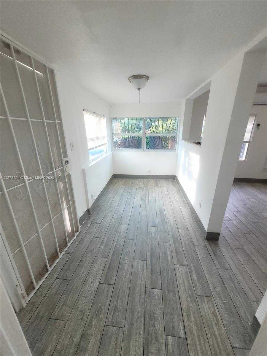 Small Image of 5720 NORTH EAST MIAMI PL, Miami Number 9