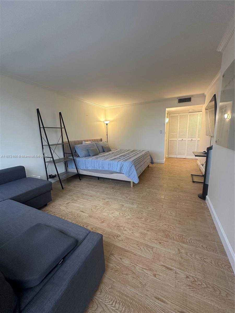 Small Image of 1901 NORTH EAST BRICKELL AVE #B1511, Miami Number 7