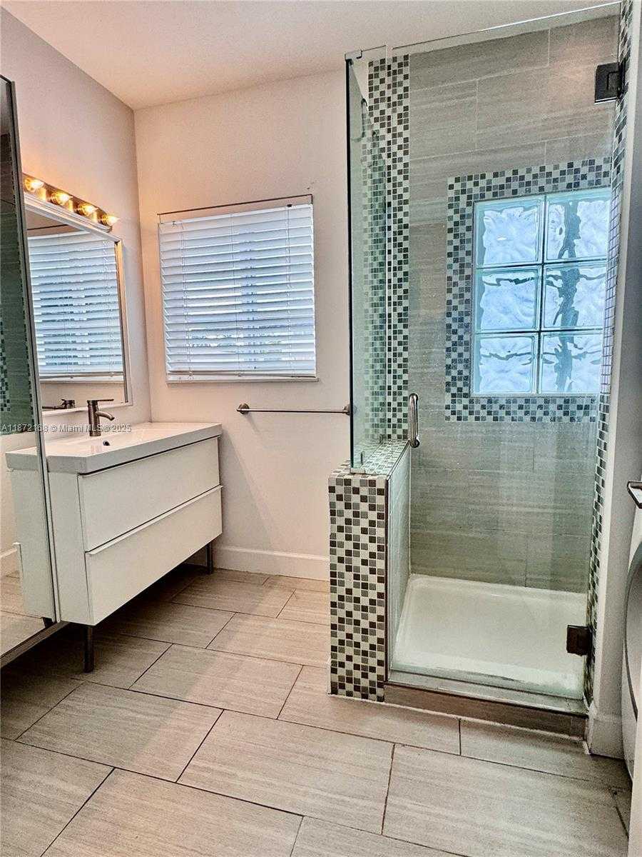 Small Image of 1231 13TH ST #2, Miami Beach Number 6