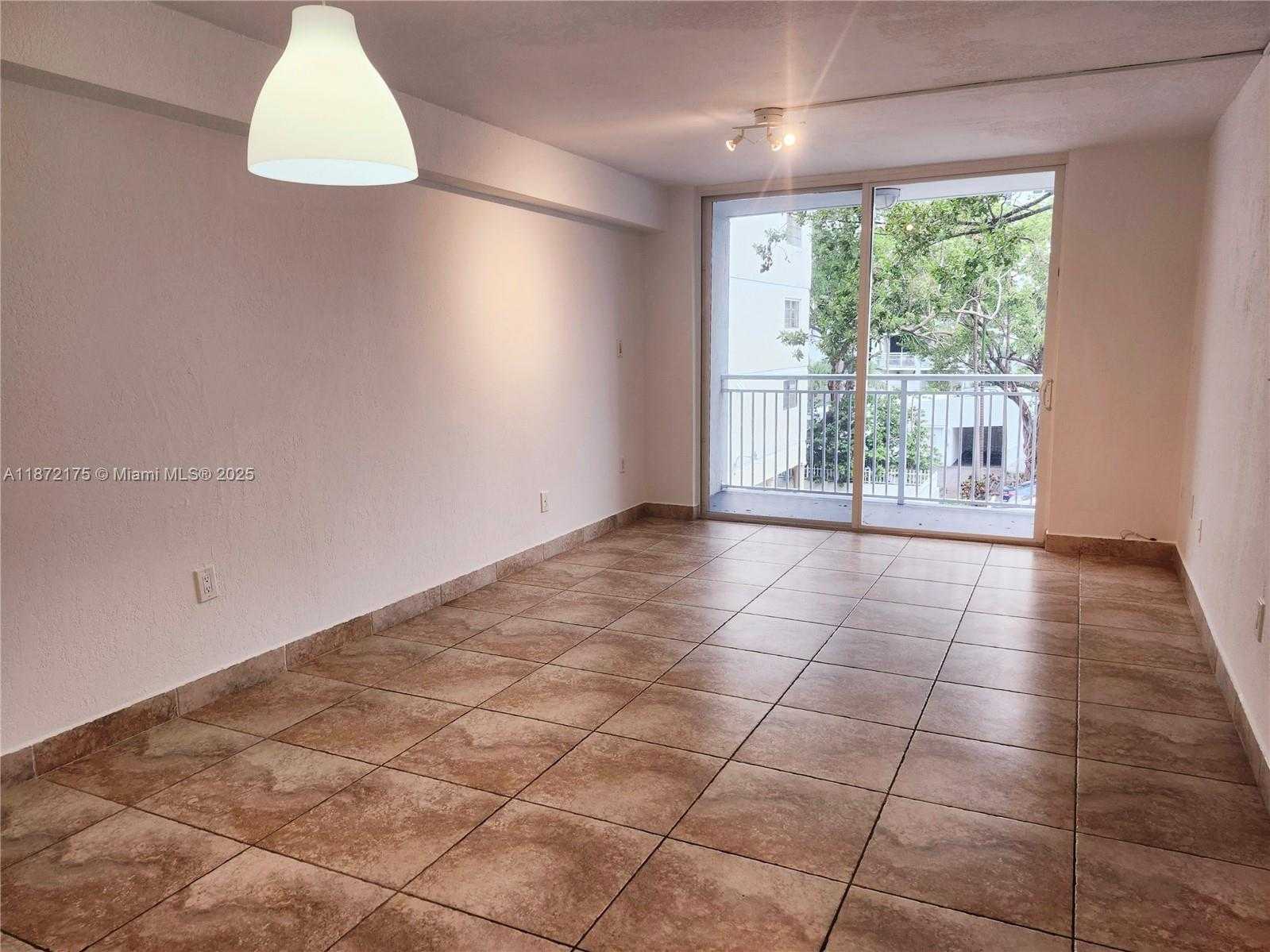 Small Image of 1666 WEST AVE #312, Miami Beach Number 12