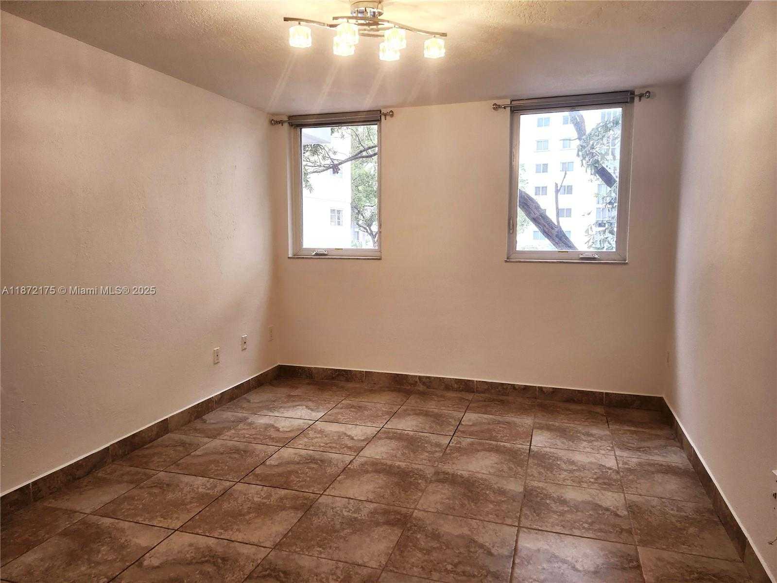 Small Image of 1666 WEST AVE #312, Miami Beach Number 13