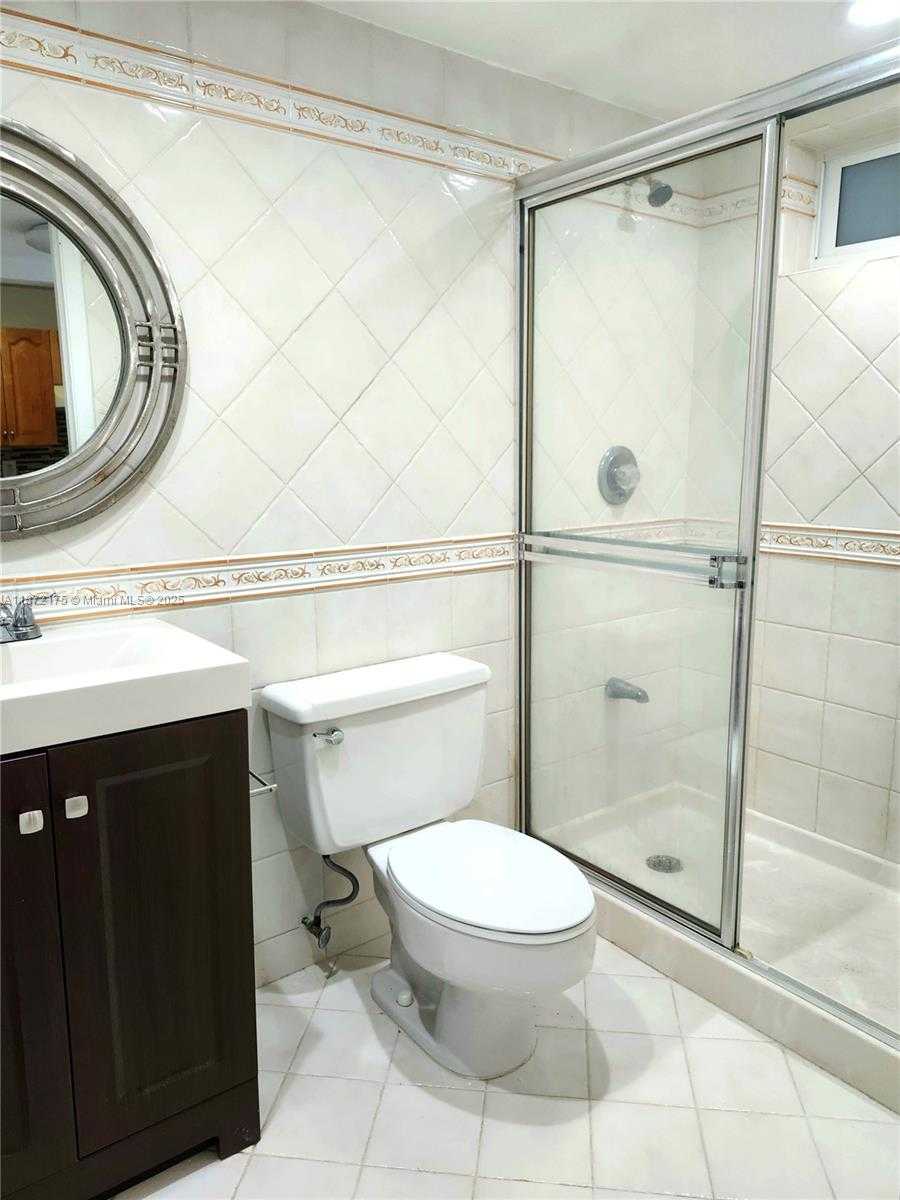 Small Image of 1666 WEST AVE #312, Miami Beach Number 19