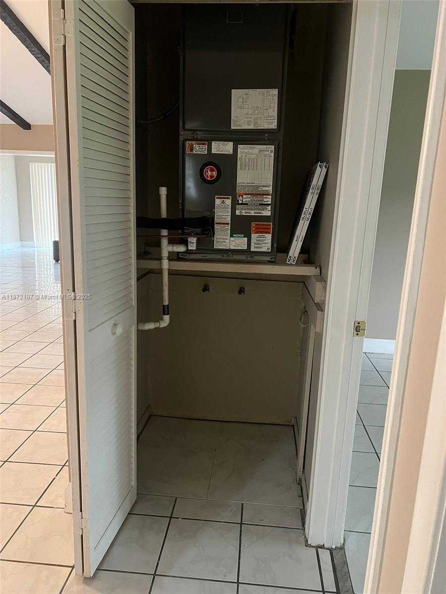 Small Image of 8626 SOUTH WEST 114TH PL, Miami Number 6