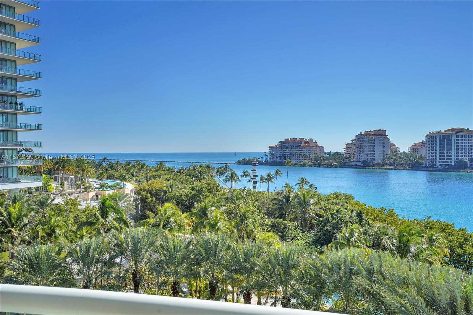 Small Image of 1000 SOUTH POINTE DR #604, Miami Beach Number 13
