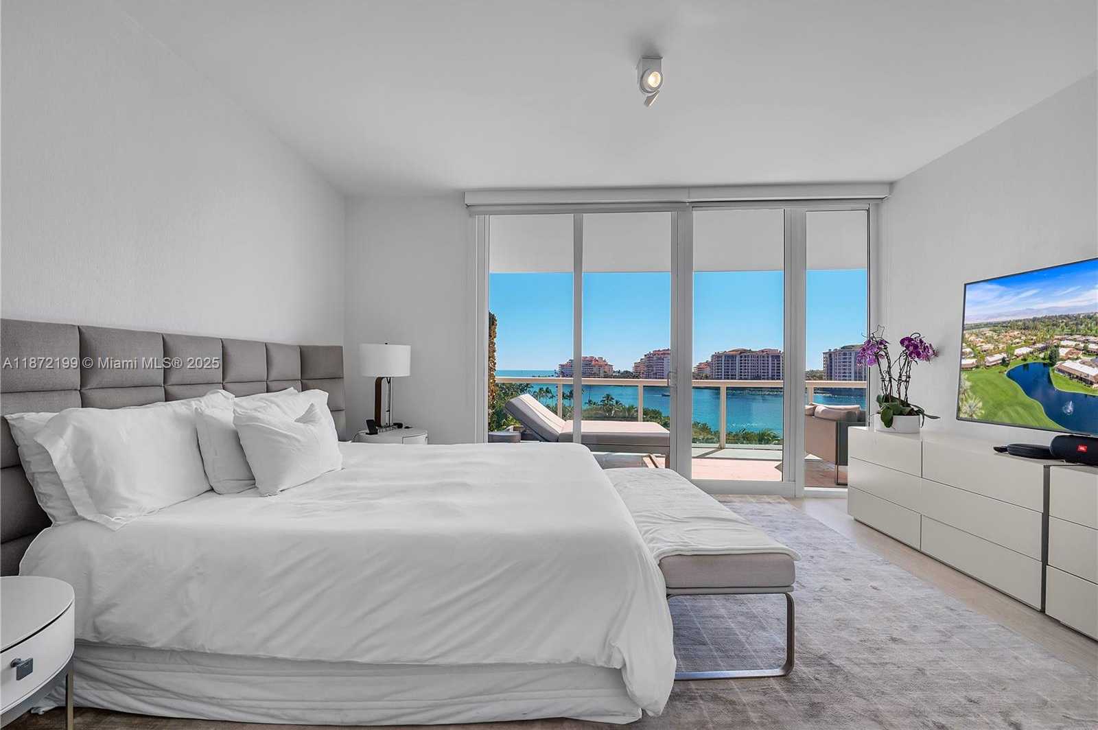 Small Image of 1000 SOUTH POINTE DR #604, Miami Beach Number 27