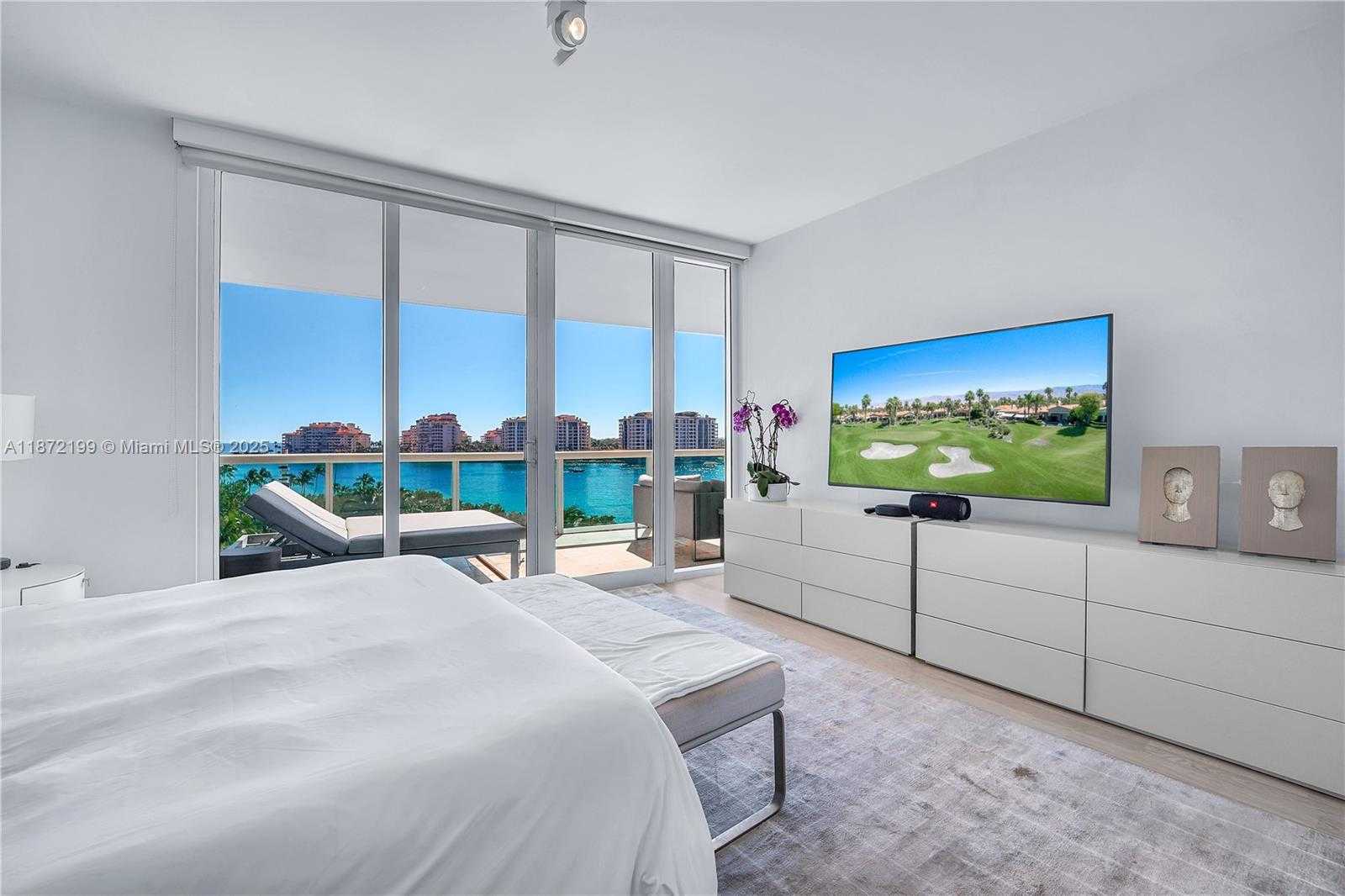 Small Image of 1000 SOUTH POINTE DR #604, Miami Beach Number 28
