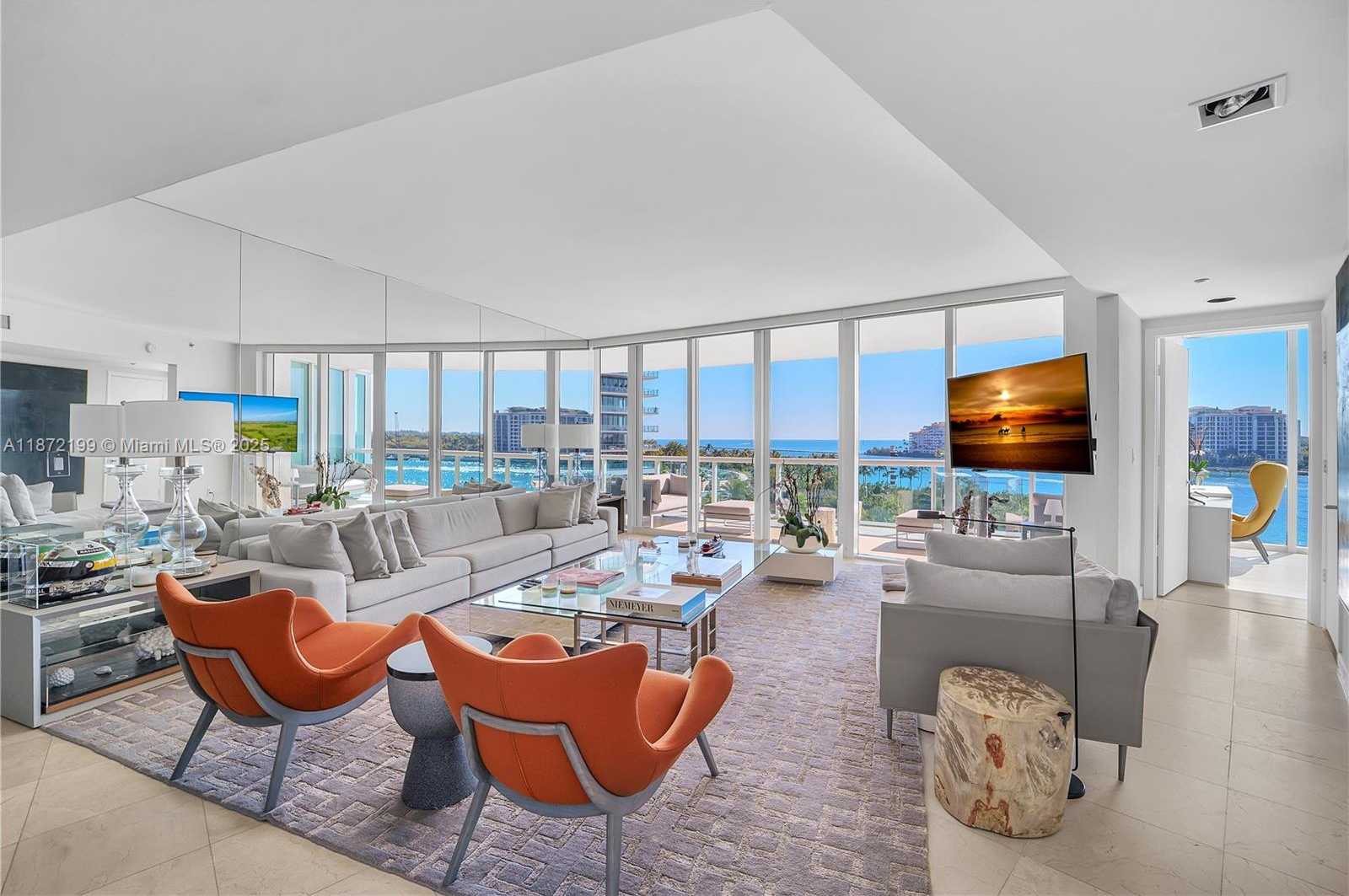Small Image of 1000 SOUTH POINTE DR #604, Miami Beach Number 3