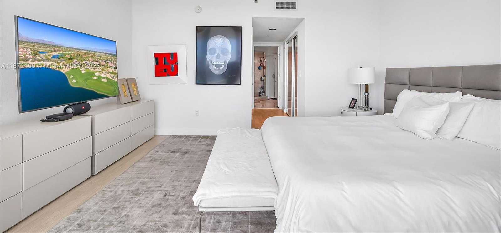 Small Image of 1000 SOUTH POINTE DR #604, Miami Beach Number 31
