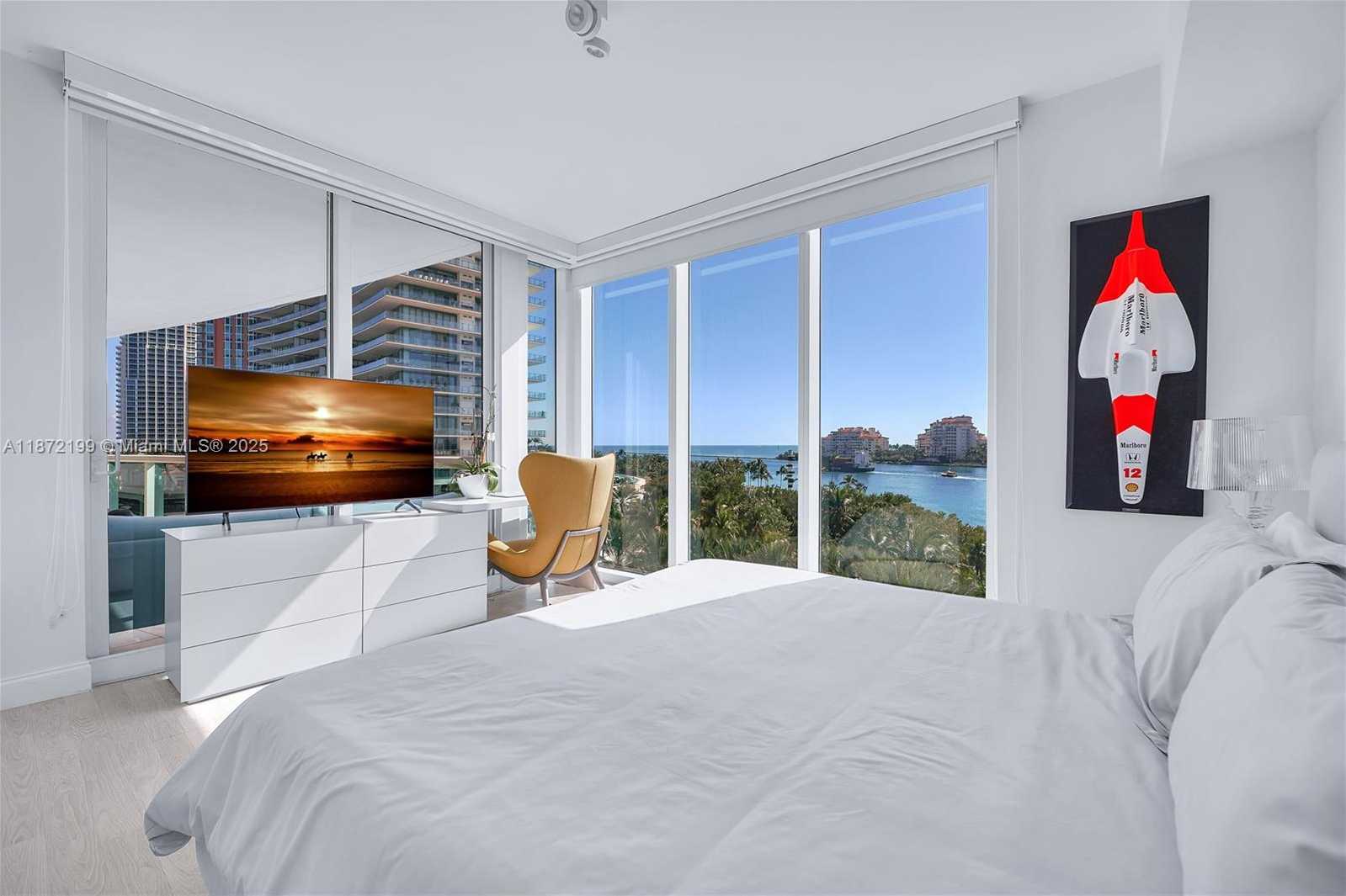 Small Image of 1000 SOUTH POINTE DR #604, Miami Beach Number 35