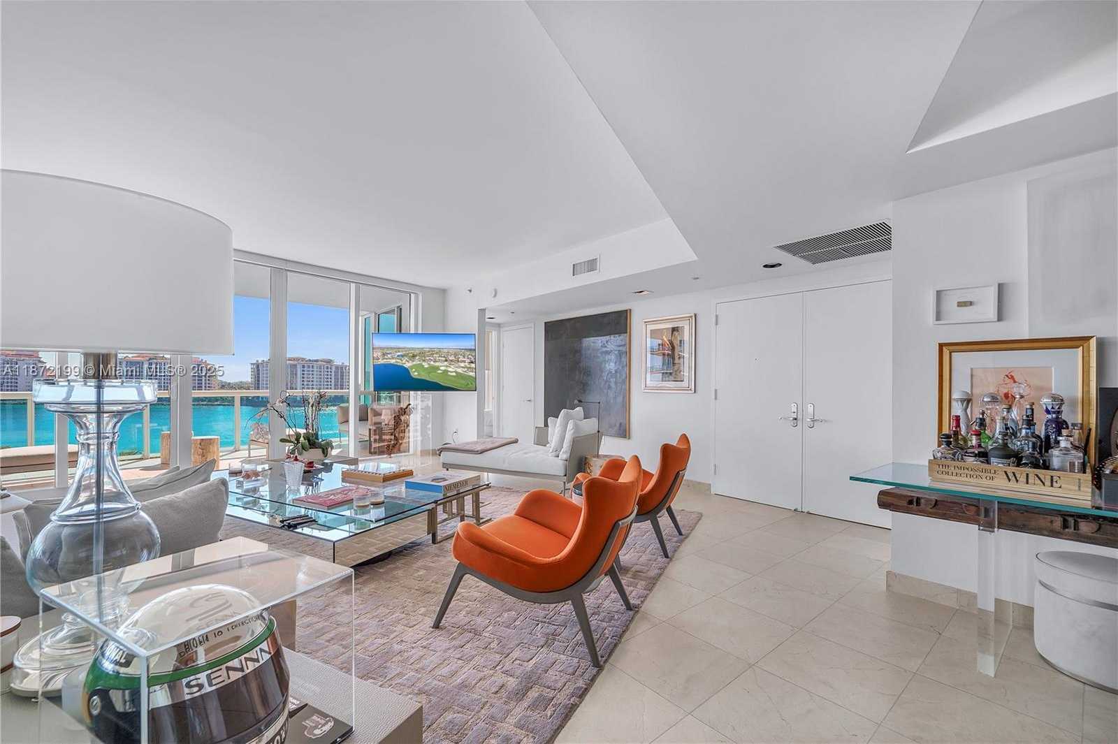 Small Image of 1000 SOUTH POINTE DR #604, Miami Beach Number 5