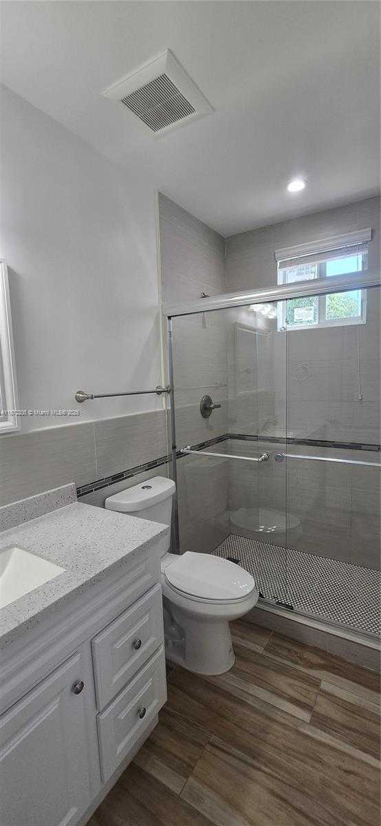 Small Image of 3790 OAK AVE, Miami Number 14