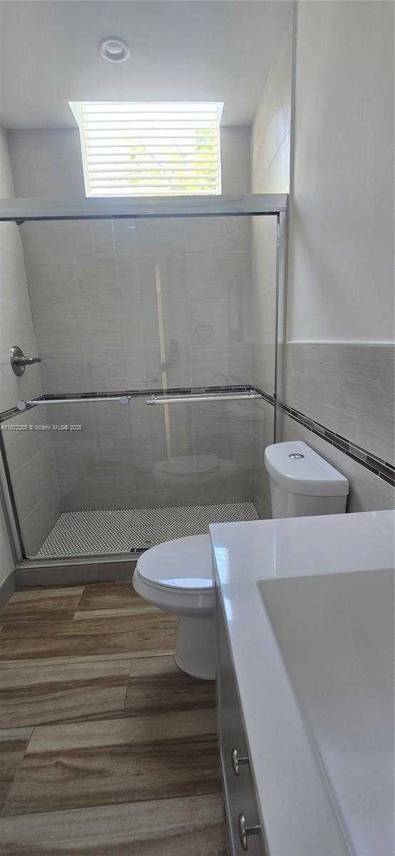 Small Image of 3790 OAK AVE, Miami Number 20