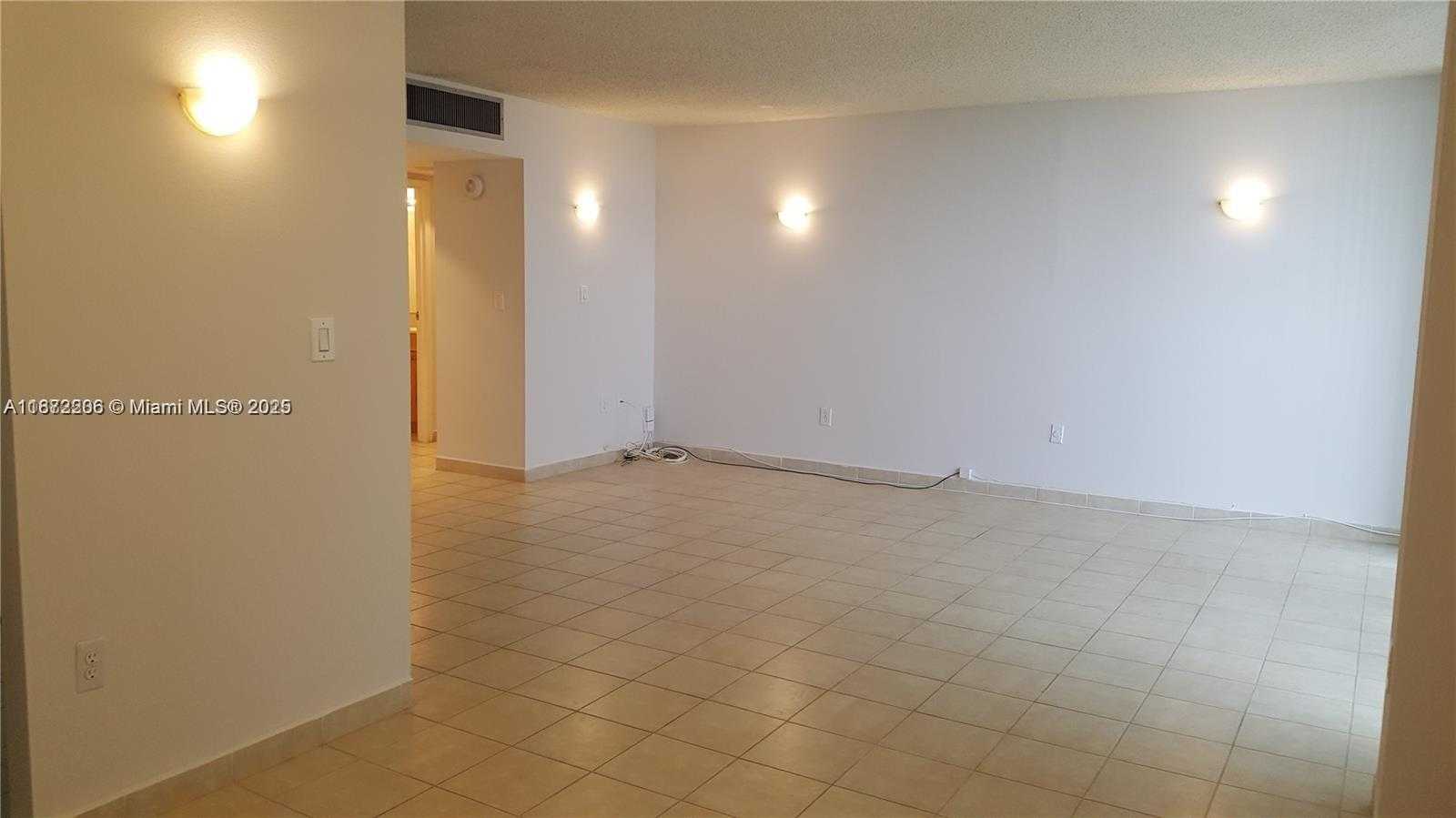 Small Image of 3675 NORTH COUNTRY CLUB DR #1001, Aventura Number 12