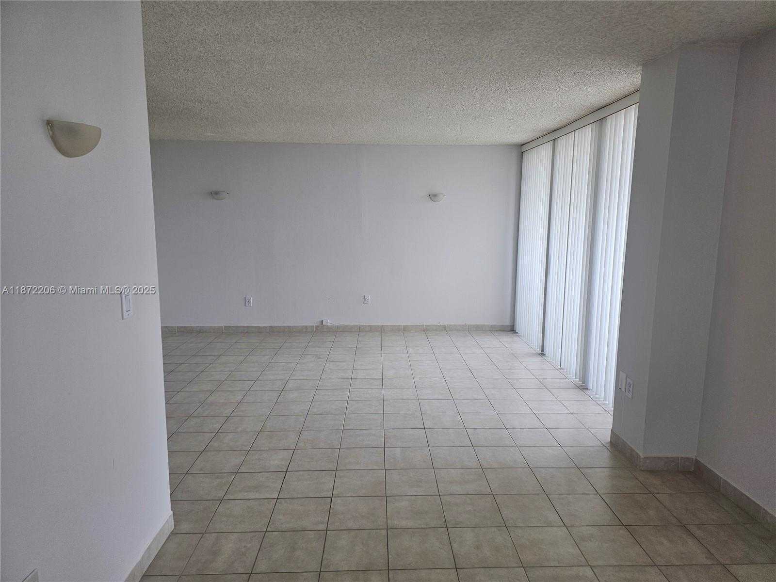 Small Image of 3675 NORTH COUNTRY CLUB DR #1001, Aventura Number 14