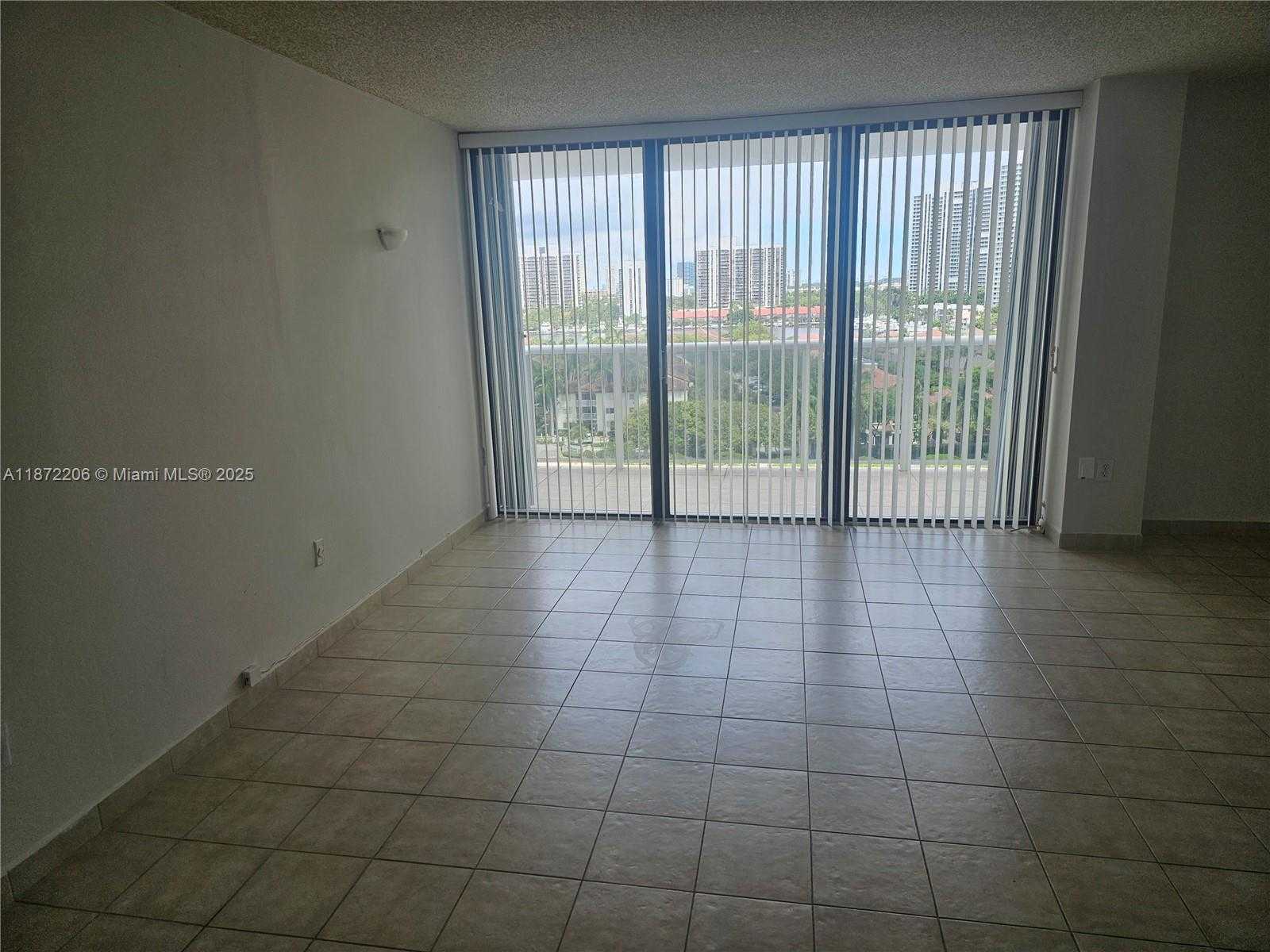 Small Image of 3675 NORTH COUNTRY CLUB DR #1001, Aventura Number 15