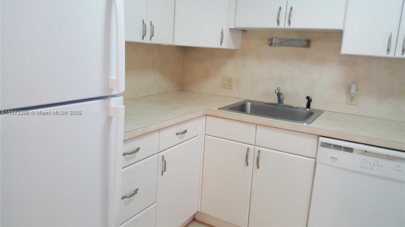 Small Image of 3675 NORTH COUNTRY CLUB DR #1001, Aventura Number 21