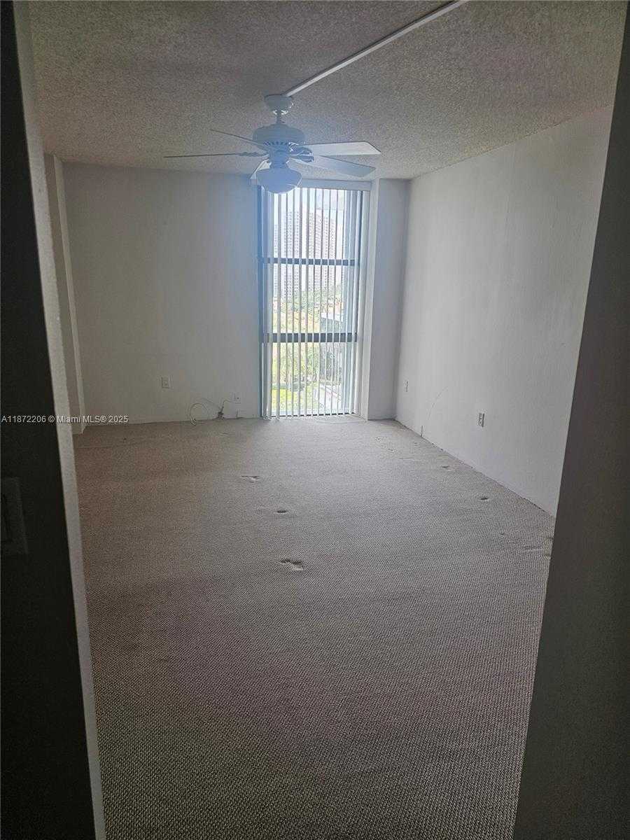 Small Image of 3675 NORTH COUNTRY CLUB DR #1001, Aventura Number 25