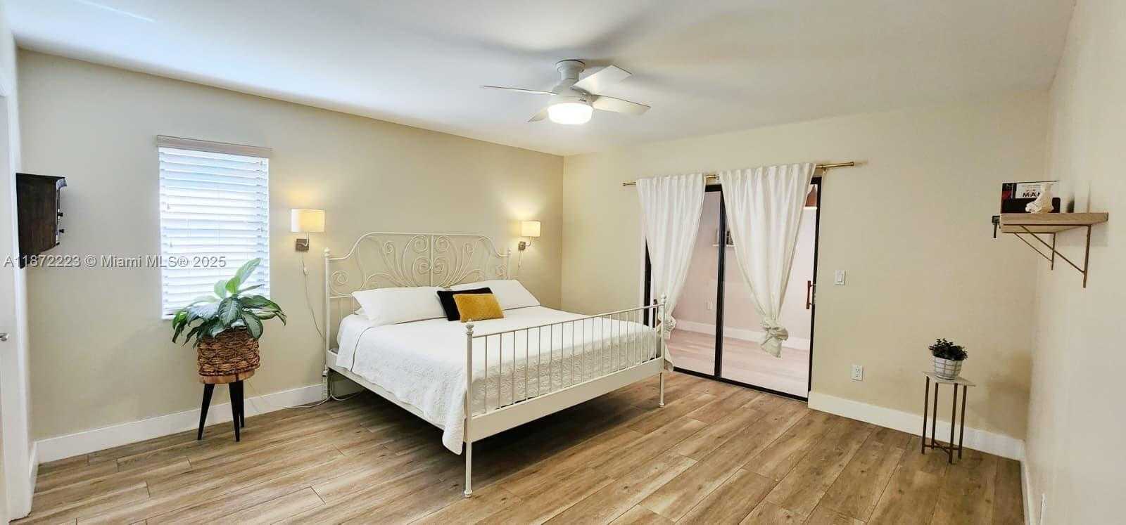Small Image of 15820 NORTH SEDGEWYCK CIR N, Davie Number 13