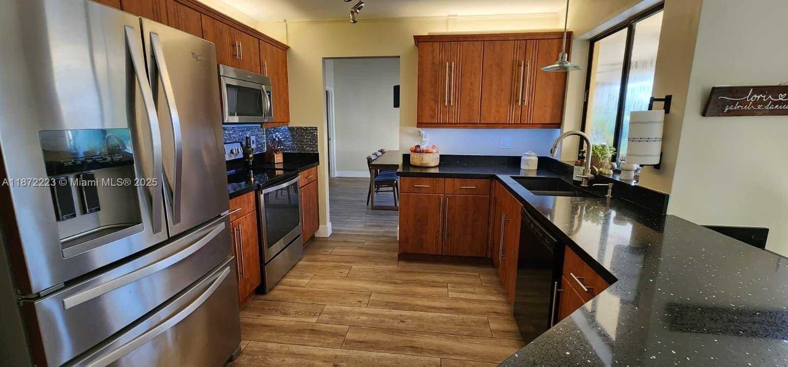 Small Image of 15820 NORTH SEDGEWYCK CIR N, Davie Number 5
