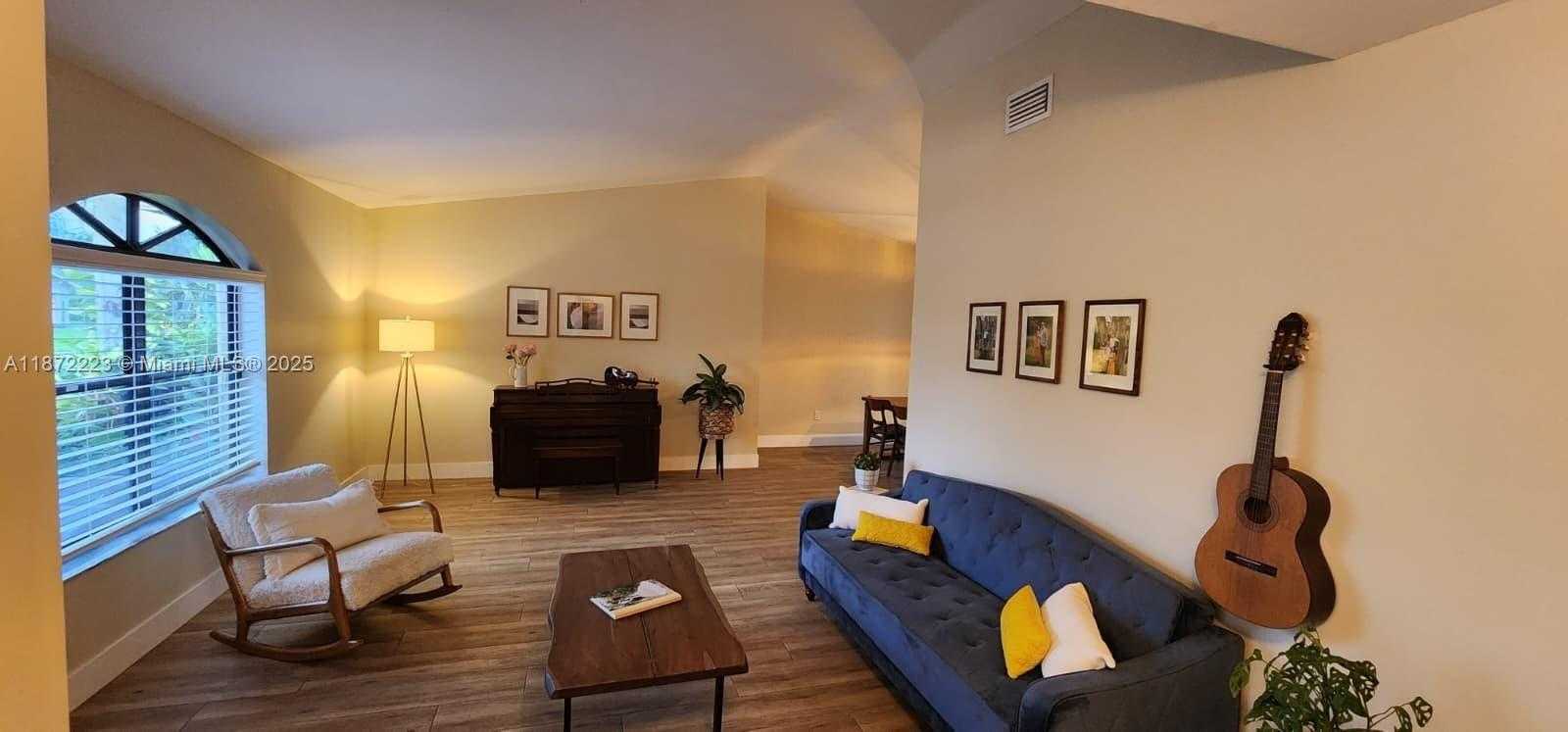 Small Image of 15820 NORTH SEDGEWYCK CIR N, Davie Number 8