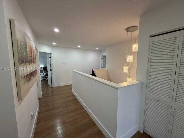 Small Image of 6901 NORTH WEST 112TH AVE, Doral Number 25