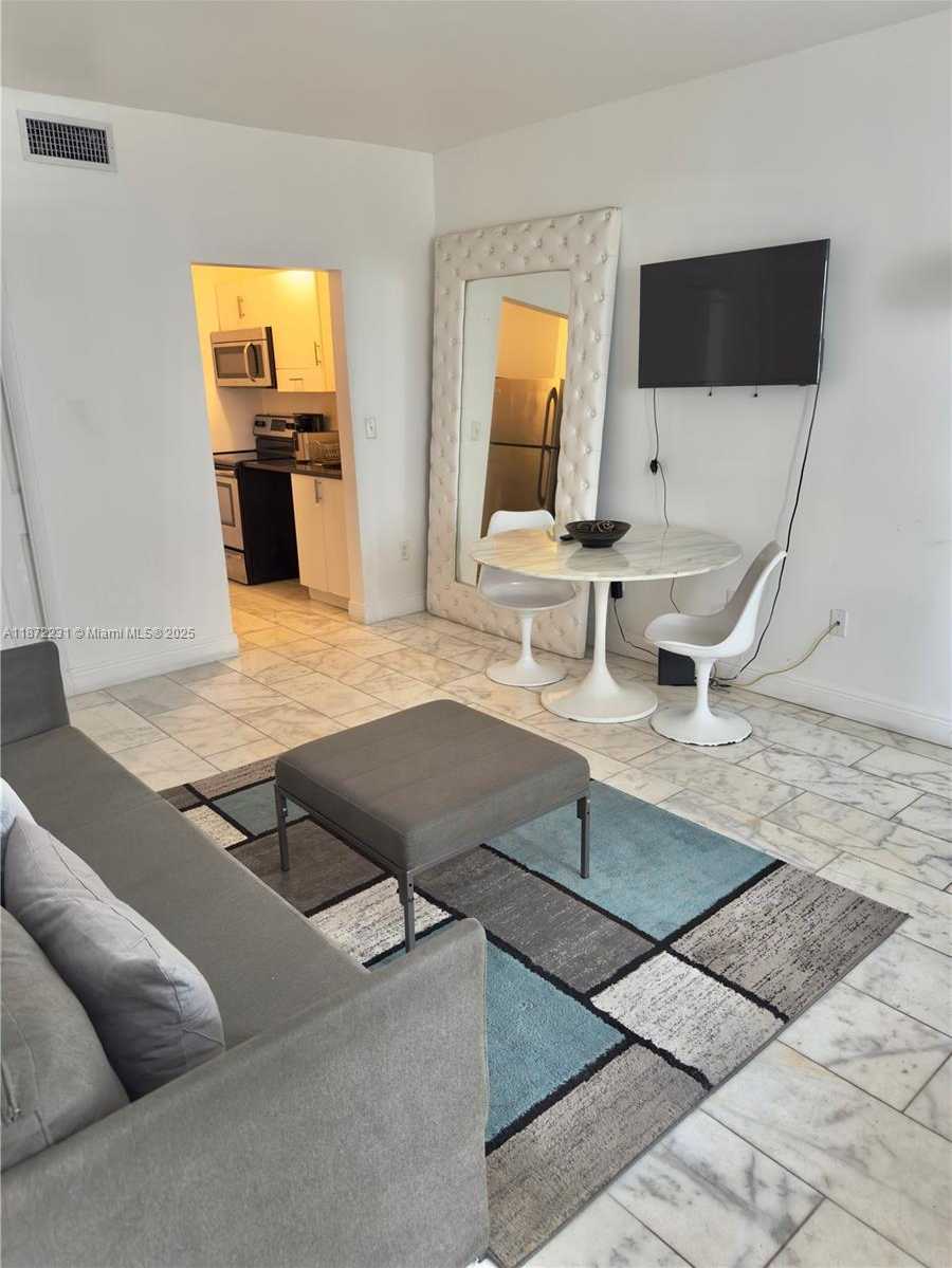 Small Image of 922 JEFFERSON AVE #5, Miami Beach Number 2