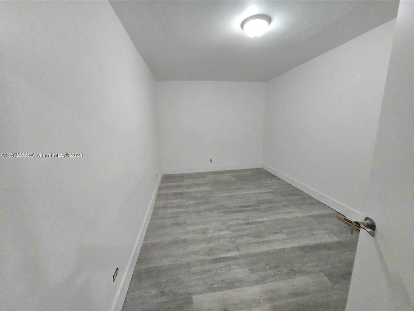 Small Image of 10981 SOUTH WEST 44TH ST, Miami Number 10