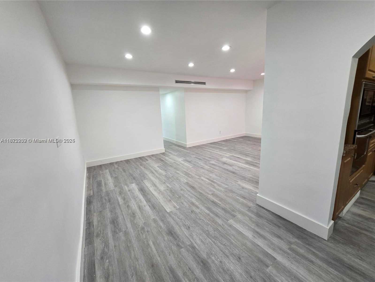 Small Image of 10981 SOUTH WEST 44TH ST, Miami Number 11