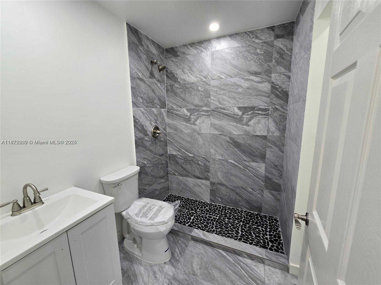 Small Image of 10981 SOUTH WEST 44TH ST, Miami Number 13