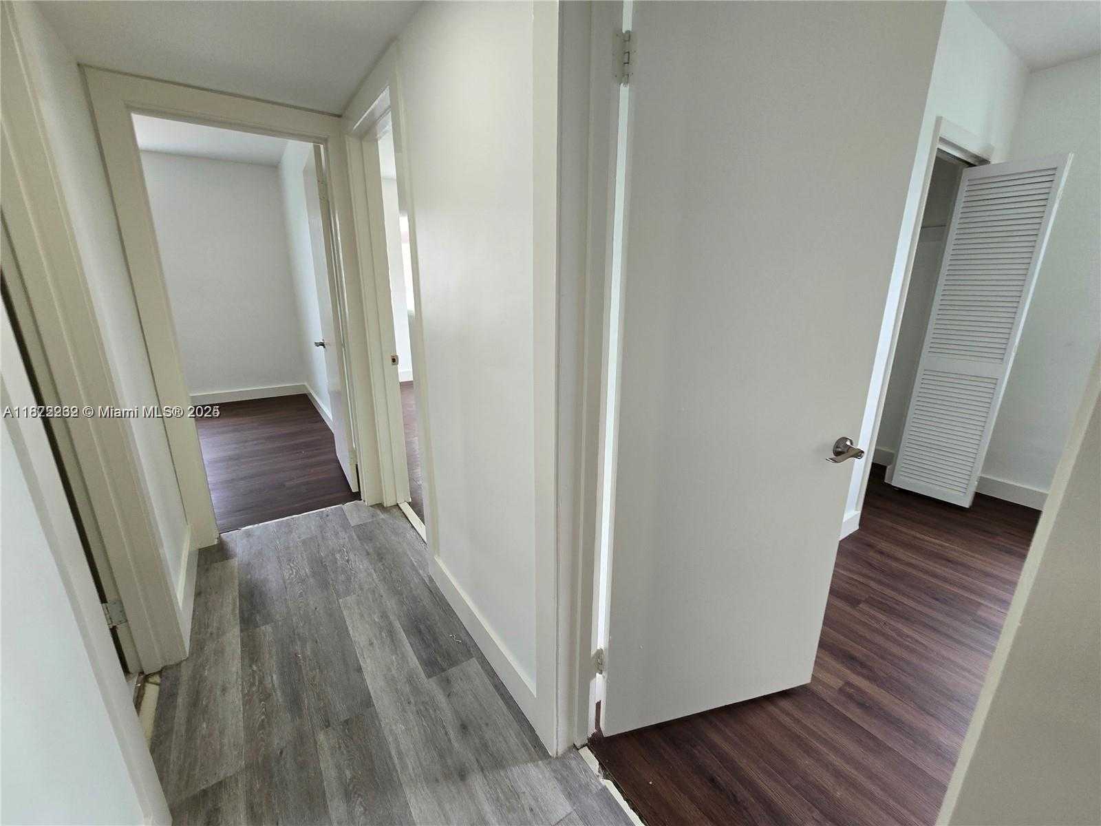 Small Image of 10981 SOUTH WEST 44TH ST, Miami Number 14