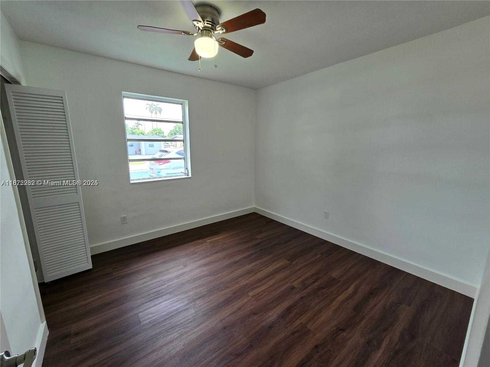 Small Image of 10981 SOUTH WEST 44TH ST, Miami Number 15