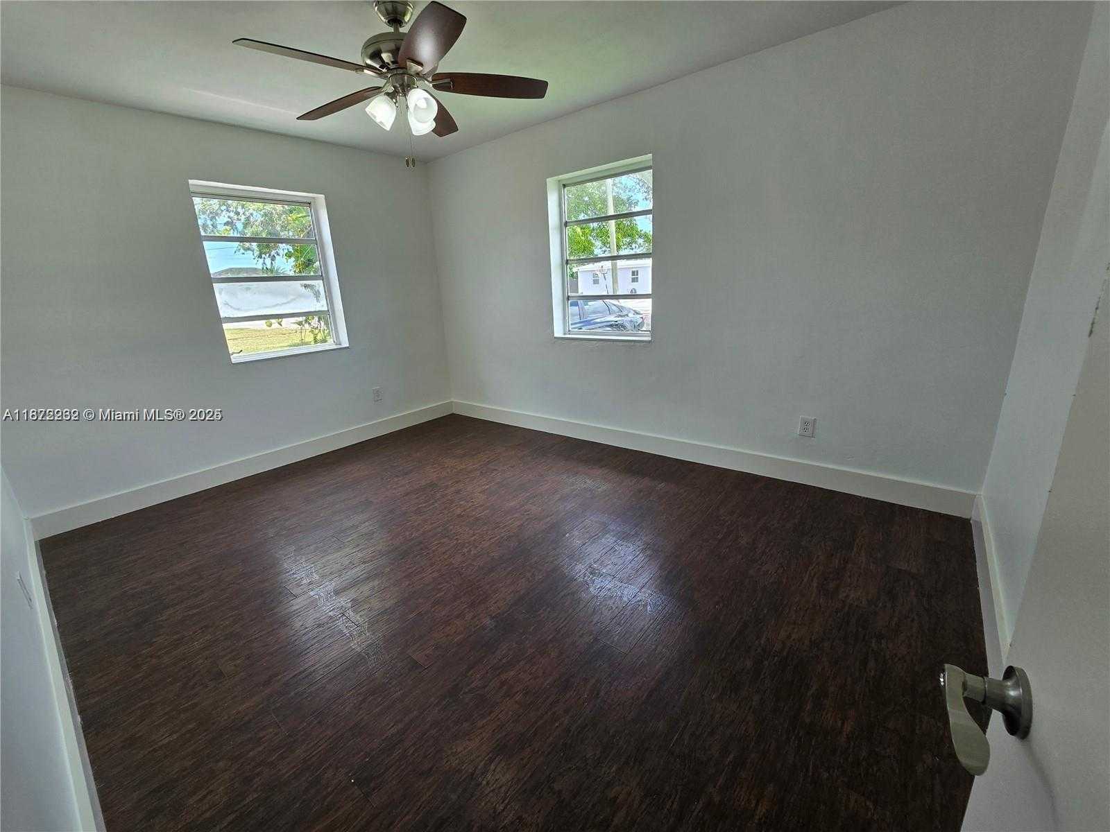 Small Image of 10981 SOUTH WEST 44TH ST, Miami Number 16