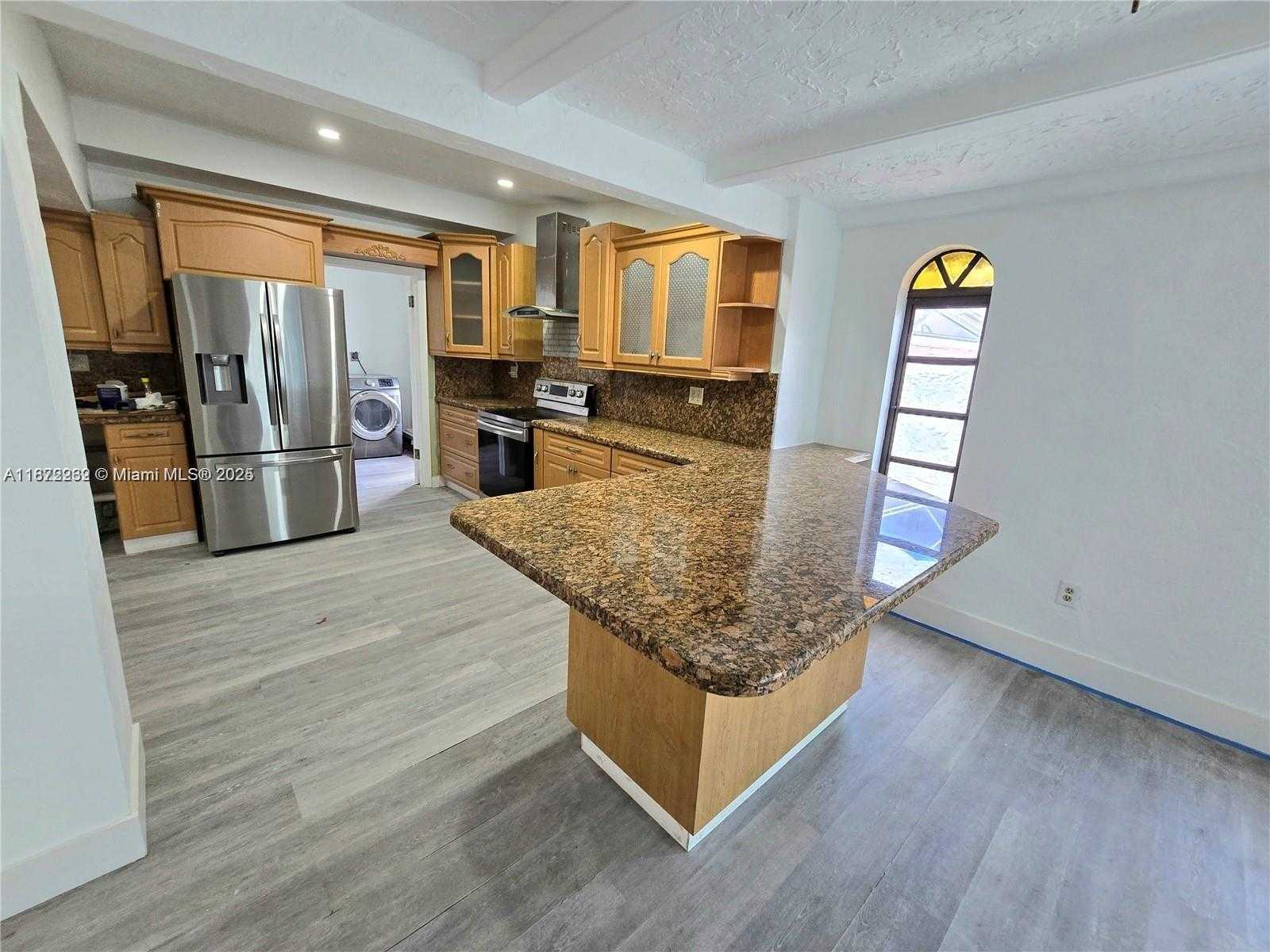 Small Image of 10981 SOUTH WEST 44TH ST, Miami Number 4