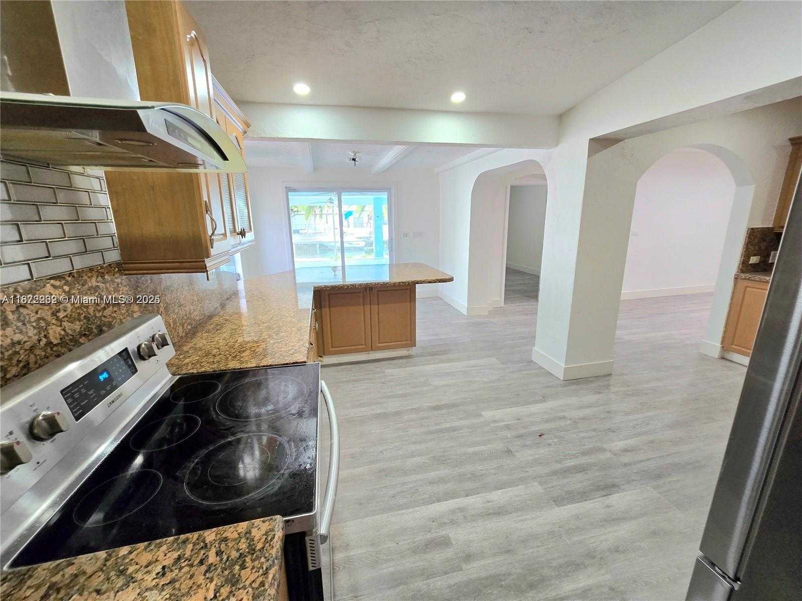 Small Image of 10981 SOUTH WEST 44TH ST, Miami Number 5