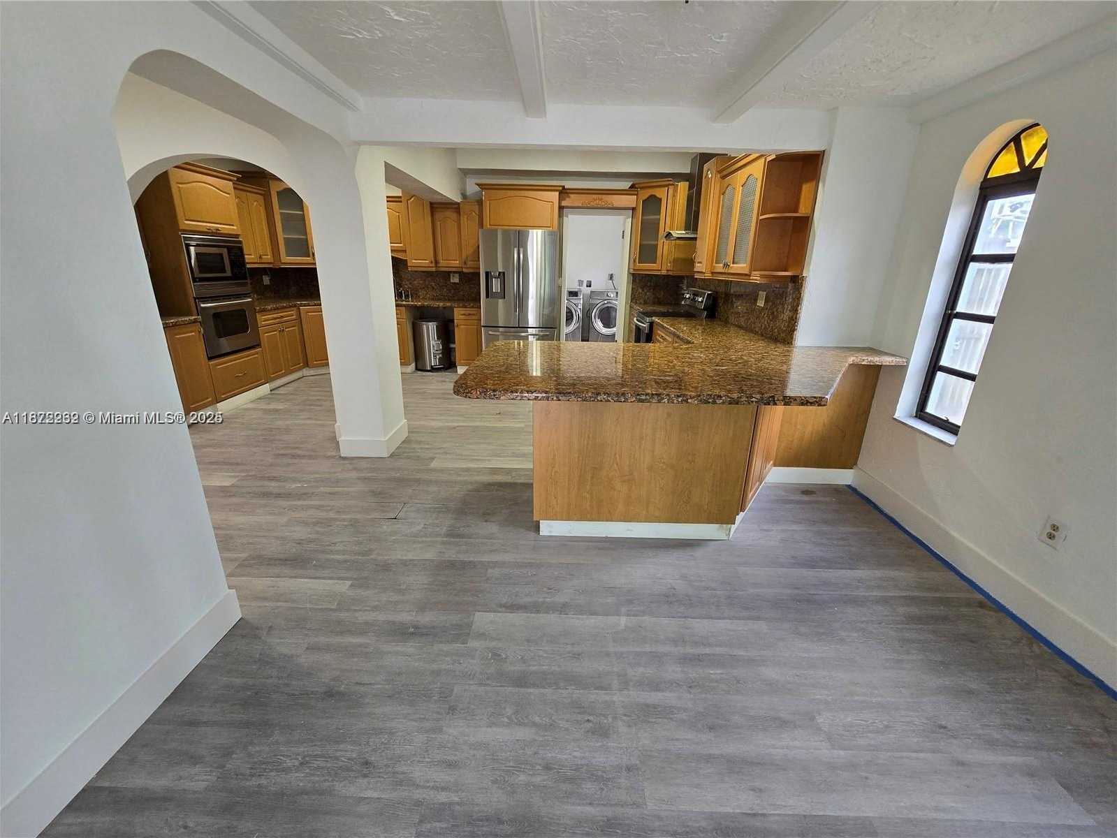 Small Image of 10981 SOUTH WEST 44TH ST, Miami Number 7