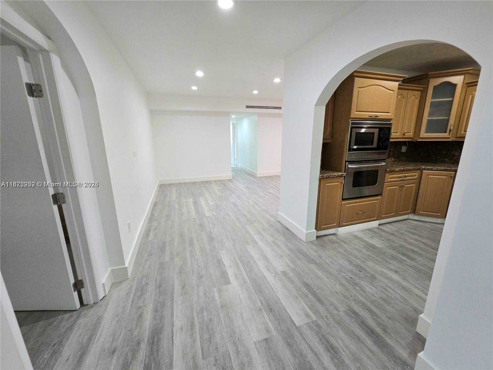 Small Image of 10981 SOUTH WEST 44TH ST, Miami Number 8