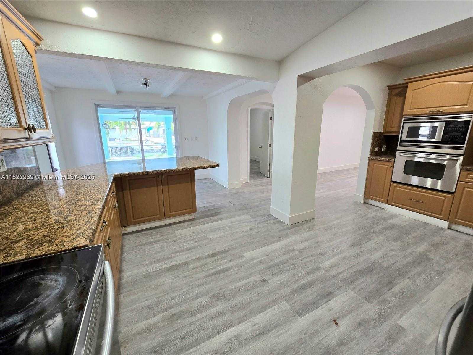 Small Image of 10981 SOUTH WEST 44TH ST, Miami Number 9