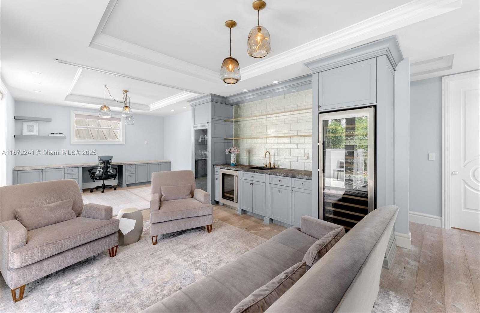 Small Image of 431 WEST RIVO ALTO DR, Miami Beach Number 13