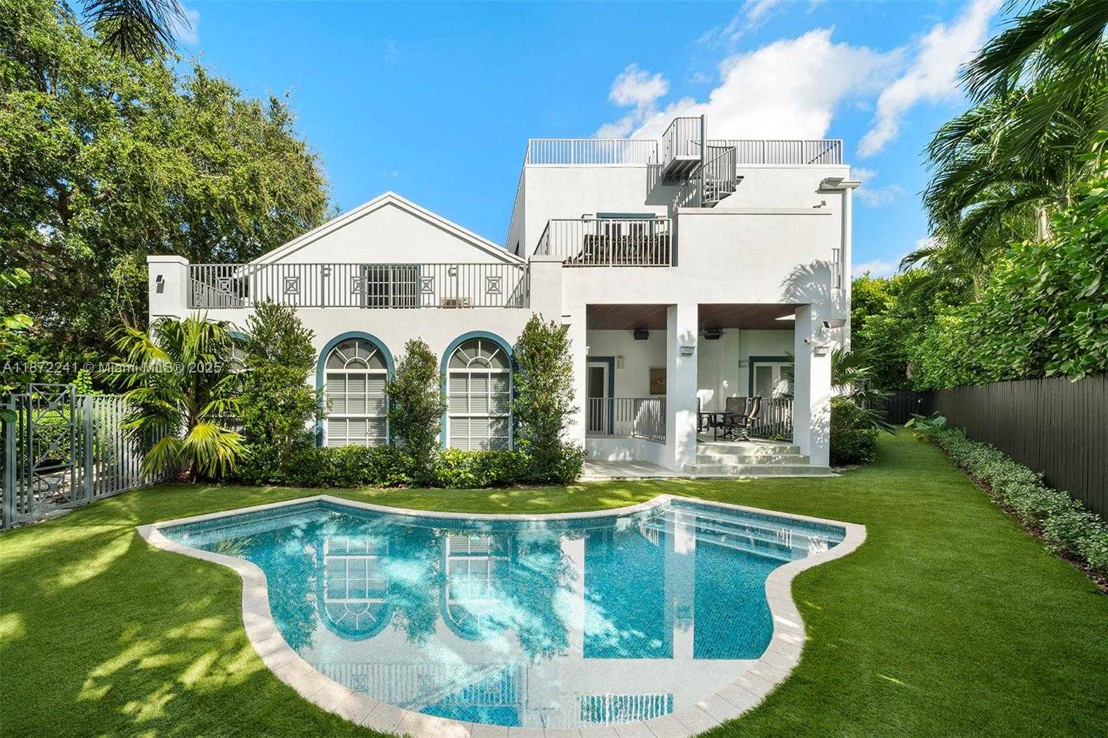 Small Image of 431 WEST RIVO ALTO DR, Miami Beach Number 2