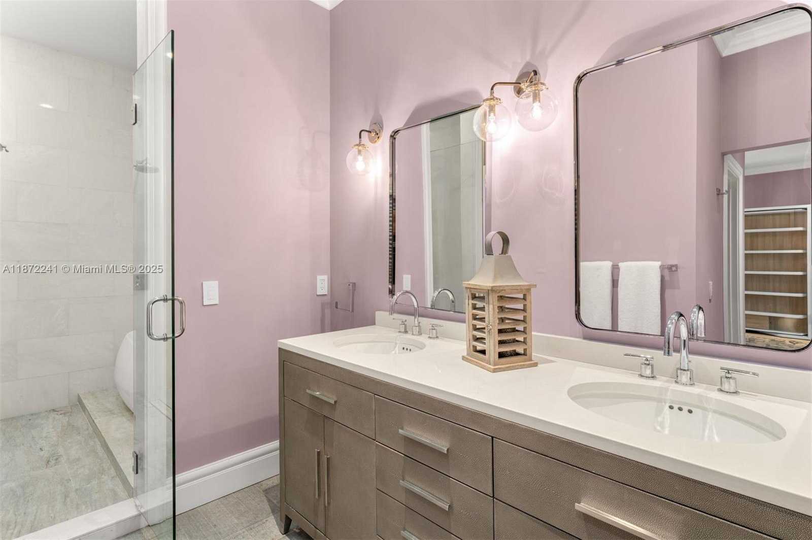 Small Image of 431 WEST RIVO ALTO DR, Miami Beach Number 21