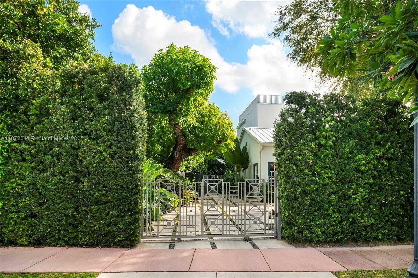 Small Image of 431 WEST RIVO ALTO DR, Miami Beach Number 23