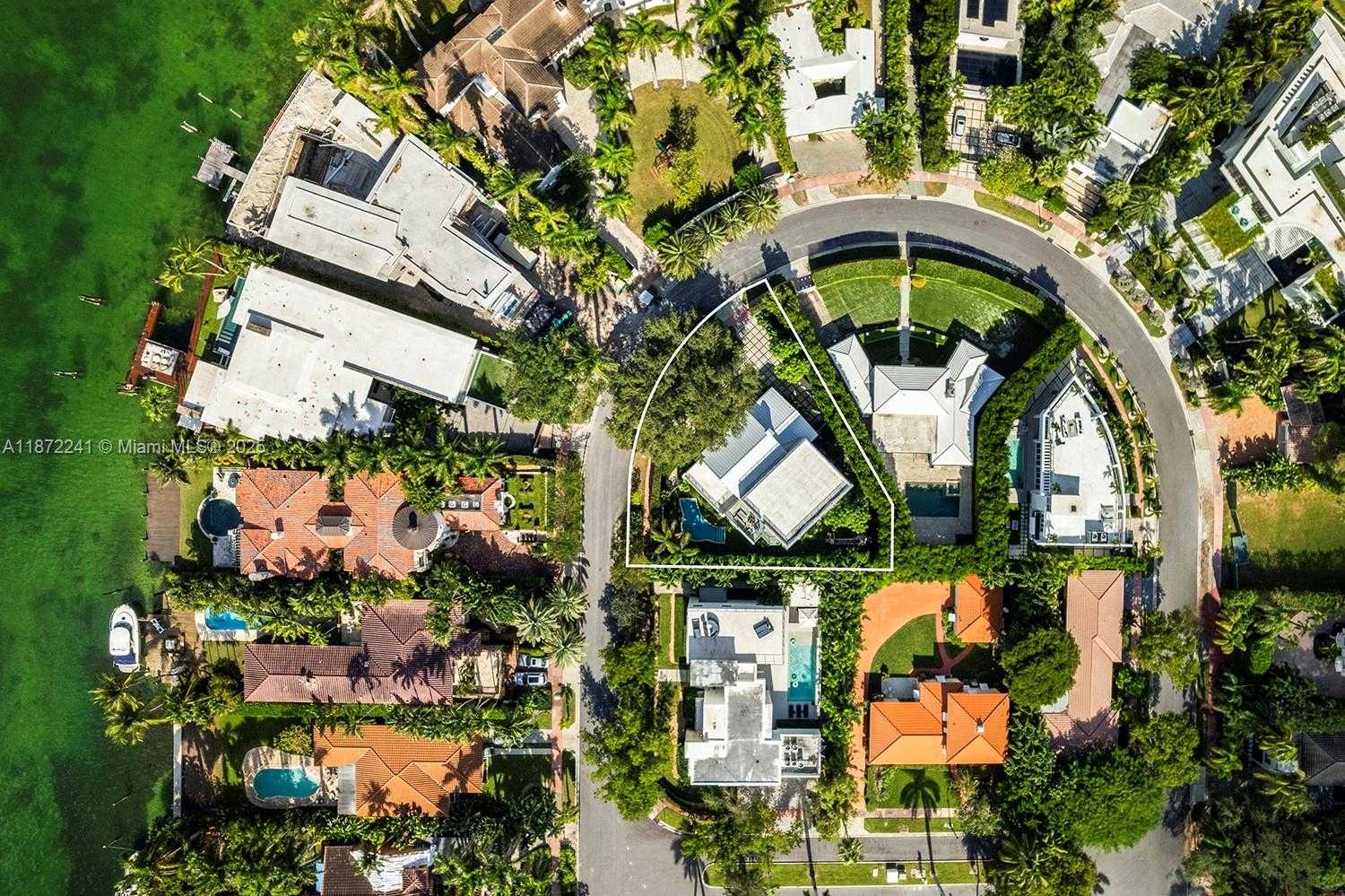 Small Image of 431 WEST RIVO ALTO DR, Miami Beach Number 25
