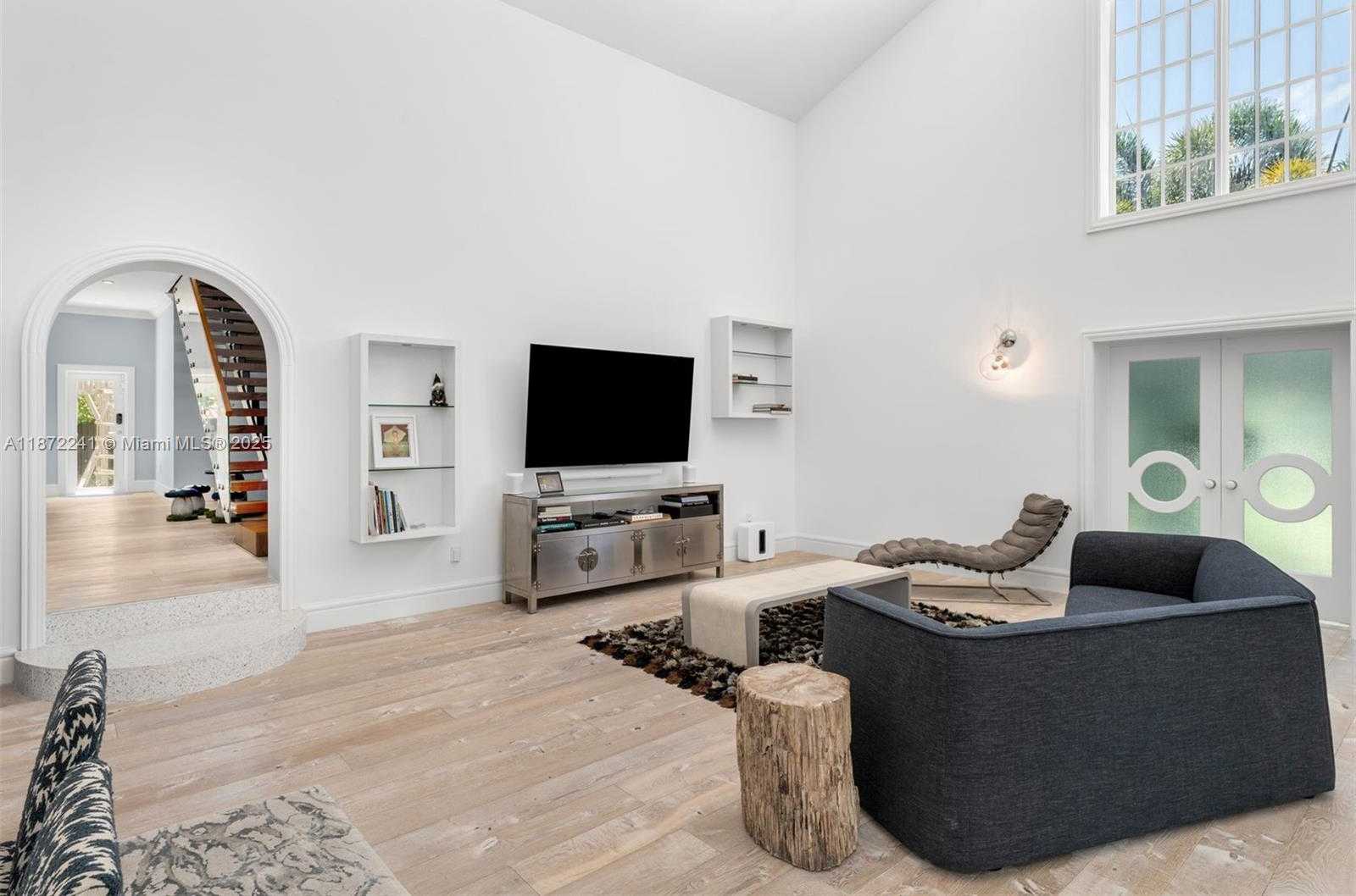 Small Image of 431 WEST RIVO ALTO DR, Miami Beach Number 3