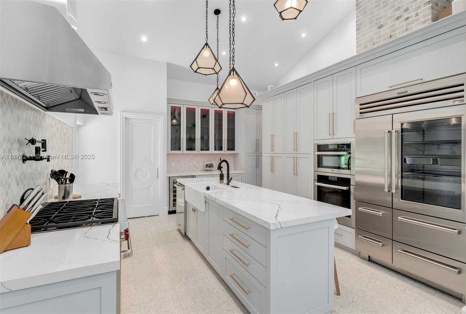 Small Image of 431 WEST RIVO ALTO DR, Miami Beach Number 5