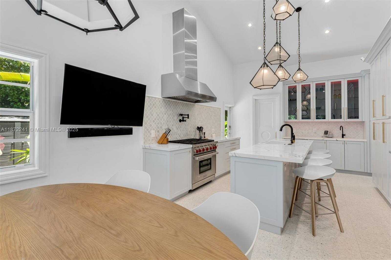 Small Image of 431 WEST RIVO ALTO DR, Miami Beach Number 6