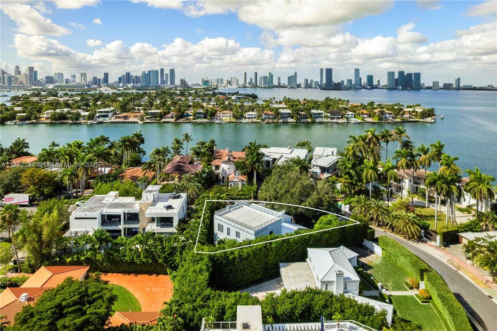 Small Image of 431 WEST RIVO ALTO DR, Miami Beach Number 7