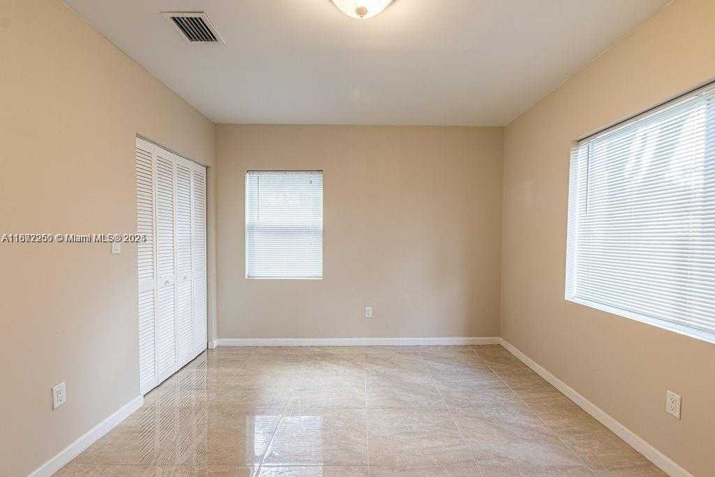 Small Image of 175 NORTH WEST 101ST ST #., Miami Shores Number 11