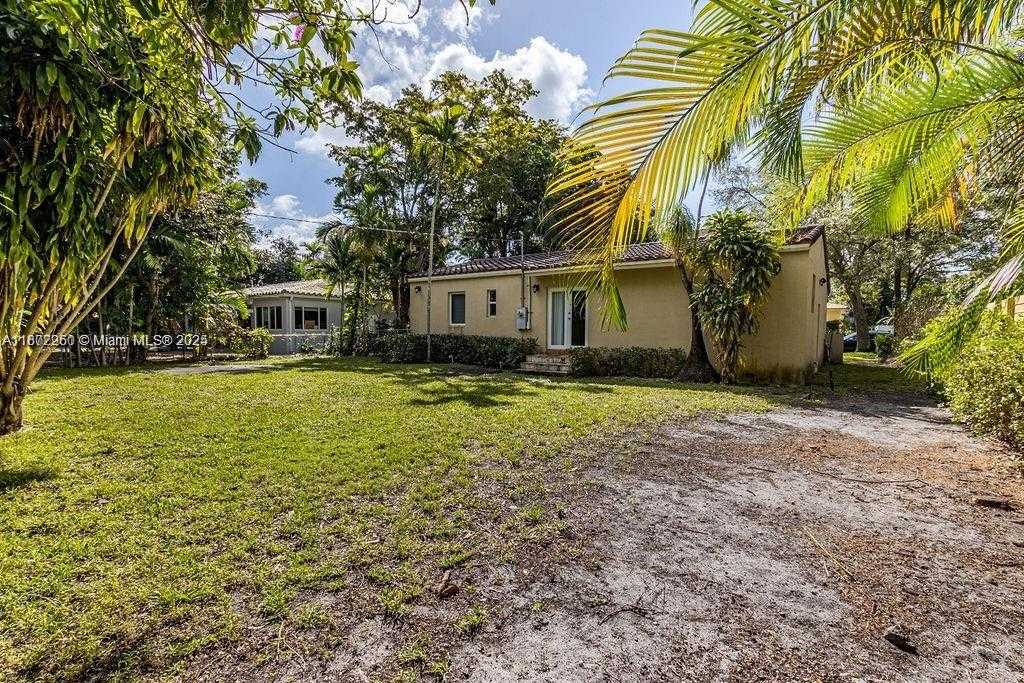 Small Image of 175 NORTH WEST 101ST ST #., Miami Shores Number 14