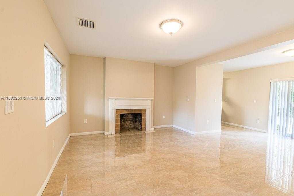 Small Image of 175 NORTH WEST 101ST ST #., Miami Shores Number 5