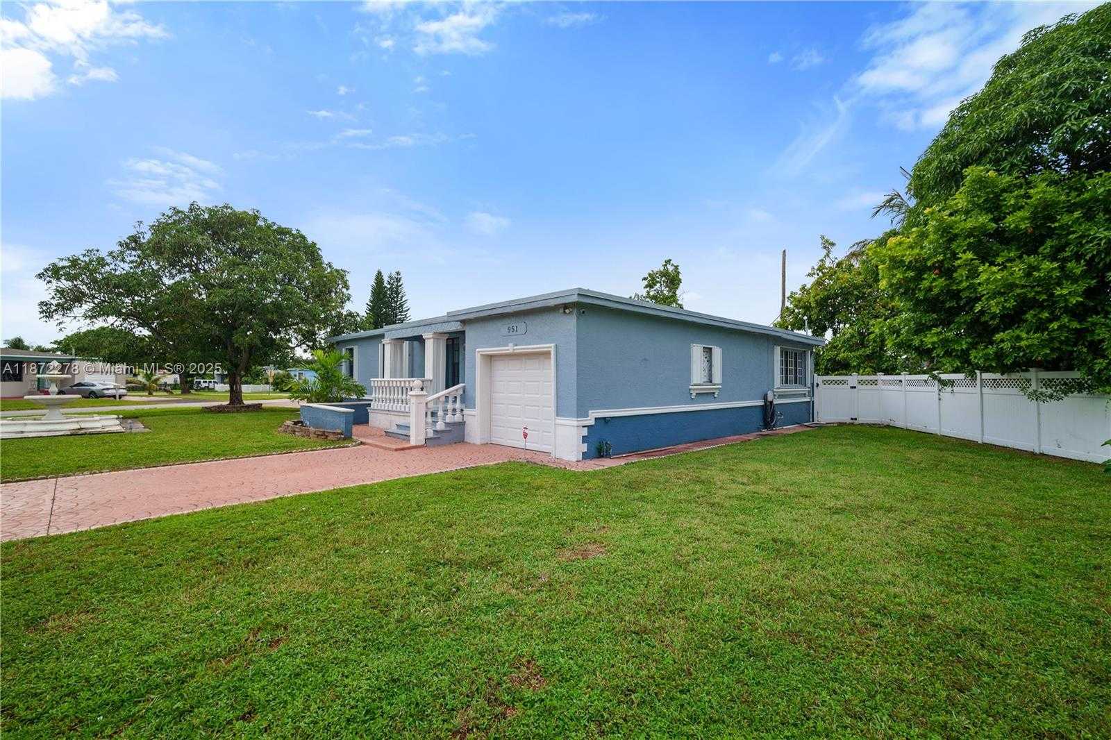 Small Image of 951 NORTH WEST 148TH ST, Miami Number 5
